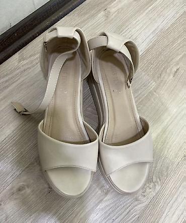 Bej rəngli qadın sandal 37-38 razmer ucun - Model: açıq burunlu