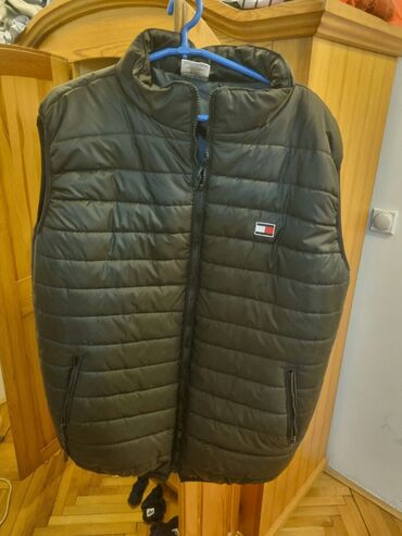 UA Men's vests: Prsluk nije original,bas je dobar kvalitet placen je 4000 xl