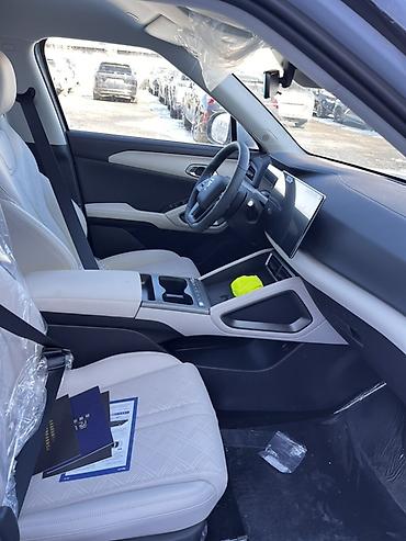 BYD: BYD Yuan Up: 2025 г., Электромобиль — 9