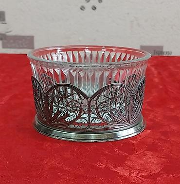 Qənd qabı sovet istehsalı, yaxşı vəziyyətdədir. Materialı melxior
