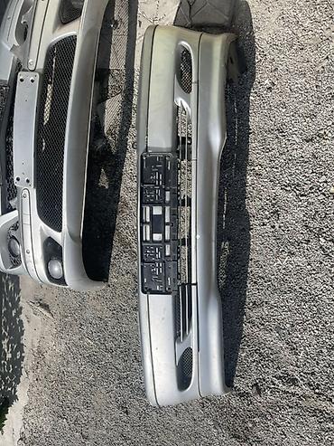 Передний бампер для автомобиля Mercedes-Benz (W210