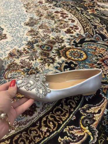 Tuflilər: Qadın ayaqqabıları – zərif və dəbli modellər toplusu 1) Qara klassik — 2