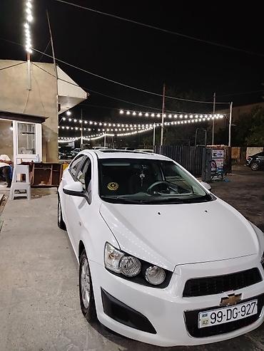 chevralet aveo: Chevrolet Aveo Sedan – ağ rəng Heç bir problemi yoxdu.Abs, lyuk, park — 4
