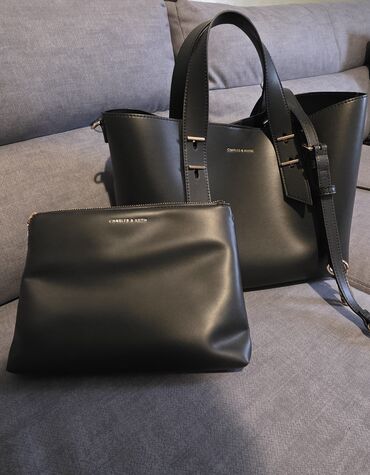 Çanta dəsti, Charles & Keith, Yeni