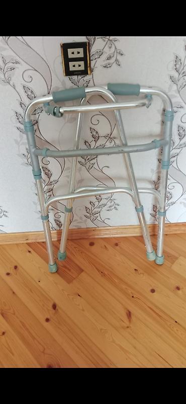 Yüngül və dayanıqlı gəzinti çərçivəsi (walker) - Material: möhkəm