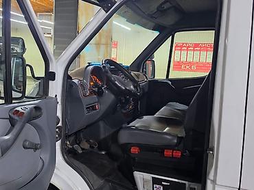 короткий спринтер: Mercedes-Benz Спринтер: 2000 г., Фургон — 4
