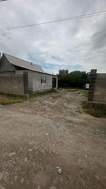 Дома: Ленин районунун ТЭЦ-2 конушунан 5 соток участок сатылат. 3 комнатный — 8