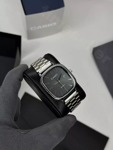 часы с кожаным ремешком: Изысканный стиль и надежность объединены в реплике Casio