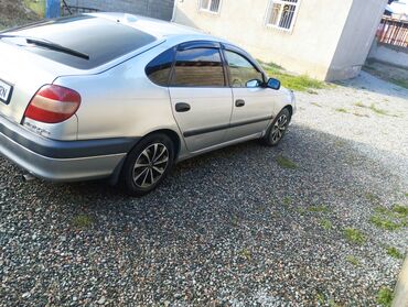 Toyota: Toyota Avensis: 2002 г., 1.8 л, Автомат, Бензин, Хэтчбэк