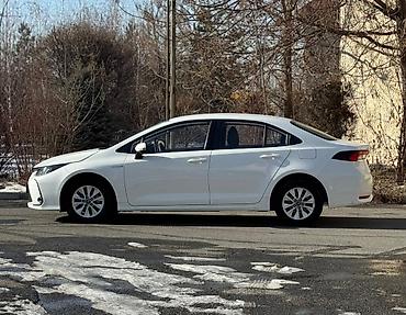 Toyota: Toyota Corolla: 2019 г., 1.8 л, Вариатор, Гибрид, Седан — 4