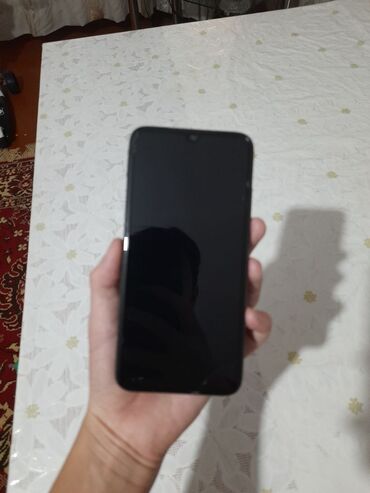 Xiaomi Redmi 7 | Б/у | 16 ГБ | цвет - Черный 
| Зарядное устройство, Защитное стекло, Коробка