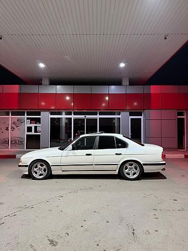 c class w204: BMW 5 series: 1990 г., 3 л, Бензин, Седан — 1