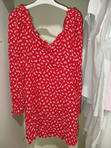 Digər qadın geyimləri: Gündəlik don, Mini, Bershka, S (EU 36)