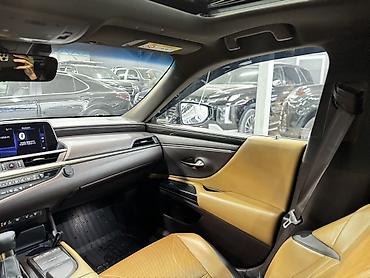 Lexus: Lexus ES: 2019 г., 2.5 л, Робот, Гибрид, Седан — 9