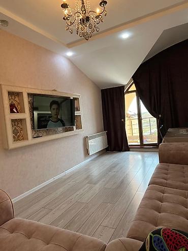 ağ seher: 3 otaqlı, Yeni tikili, 64 kv. m — 1