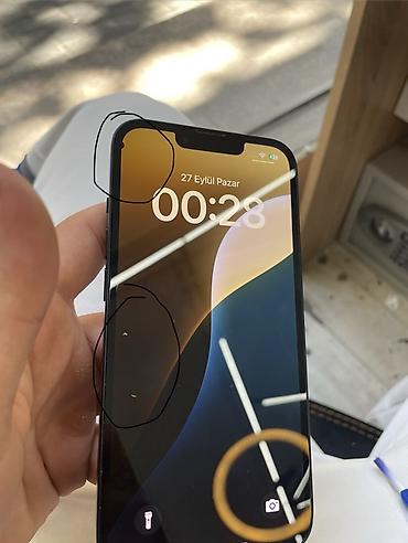 Apple iPhone: IPhone 13, Qara — 5