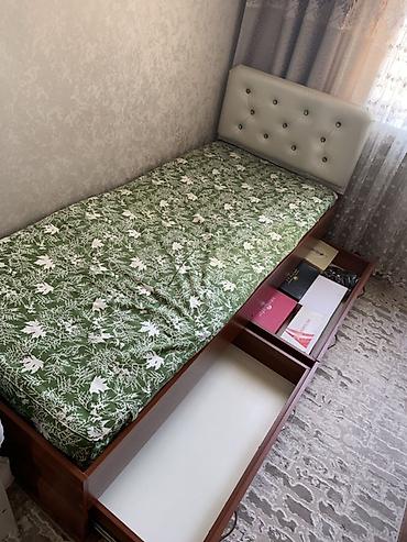 bunk bed: Односпальная кровать, Б/у, С мягким изголовьем, длина - 200 см — 1