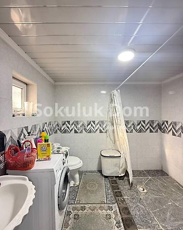 Продажа коттеджей и домов: 🏠Продается дом с бизнесом в с. Сокулук 🟡Комнаты: 3 🟡Участок: 5,8 соток — 10