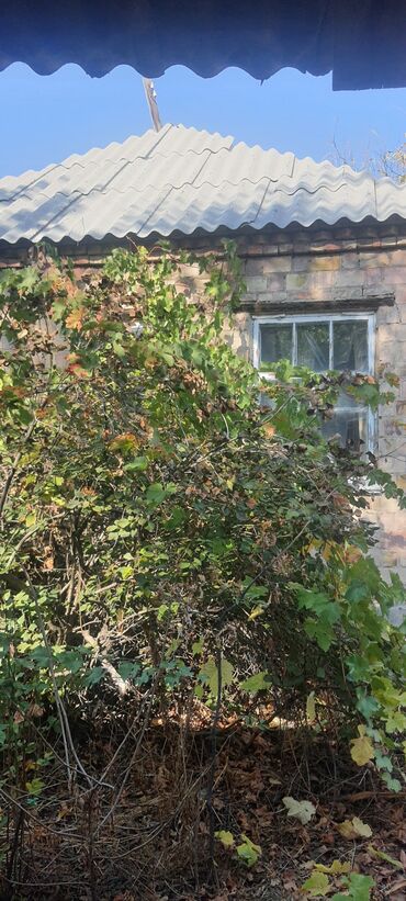 продаю дом район старый толчок: Үй, 80 кв. м, 5 бөлмө, Менчик ээси, Эски ремонт