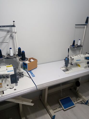 Бытовая техника: Швейная машина Полуавтомат