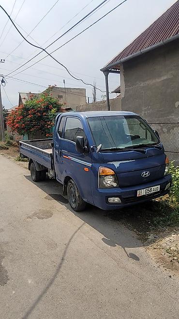бампер w211: Hyundai Porter II, синий бортовой малотоннажник. Свежепригнанный с Юж — 2