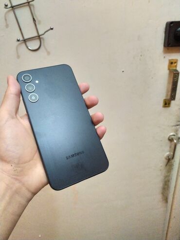 самый большой сенсорный телефон: Samsung Galaxy A34 5G, Б/у, 128 ГБ, цвет - Черный, 2 SIM, eSIM