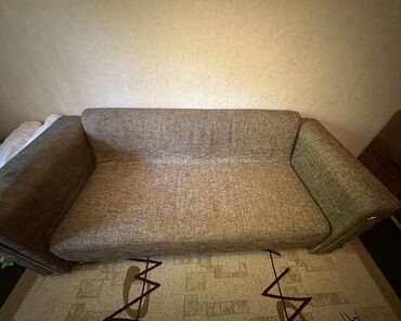 диван с подушками: Диван-кровать, цвет - Коричневый, Б/у