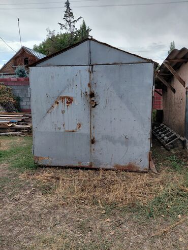белый вагон 88: 11 м², Металлический