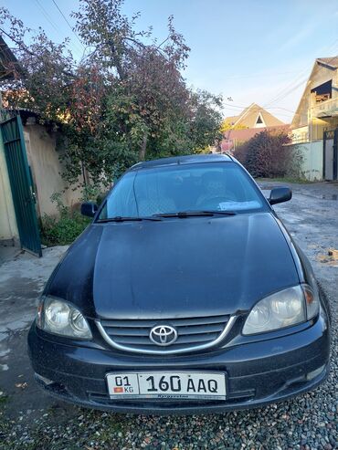 Toyota: Toyota Avensis: 2001 г., 1.8 л, Механика, Бензин, Хэтчбэк