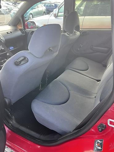 Другие детали салона: Только чалгыла !!! Honda Jazz Цвет Красный❤️ Руль левый Каробка — 2