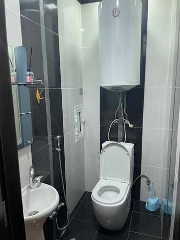 Köhnə tikili: Bakı, 9-cu mikrorayon, 3 otaqlı, Köhnə tikili, m. Memar Əcəmi, 127 kv. m — 2