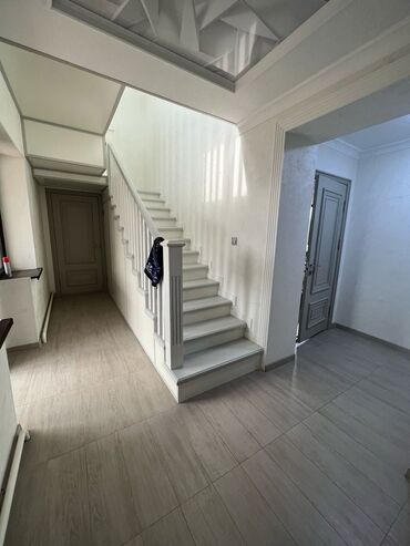 Сельхоз предприятия: Крупный сельскохозяйственный объект для содержания скота Описание: - — 8