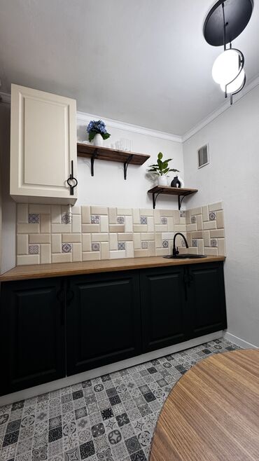 1 комнатная квартира 8 мкр: 1 комната, 30 м², 104 серия, 2 этаж, Косметический ремонт