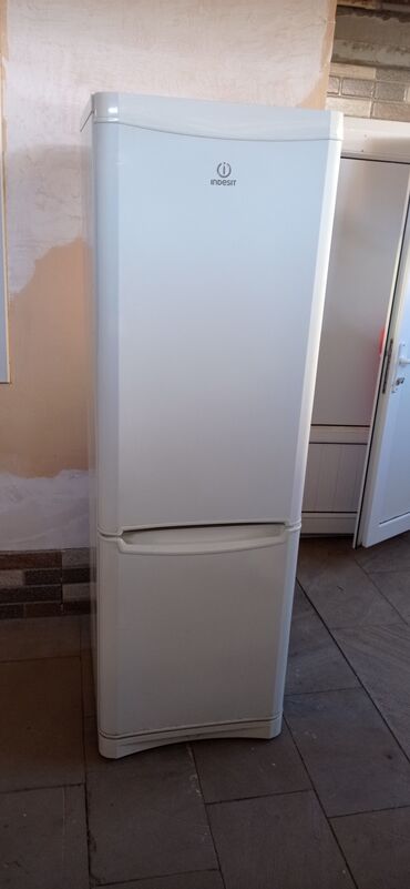 Soyuducular: 2 qapılı Indesit Soyuducu Satılır, rəng - Ağ — 7