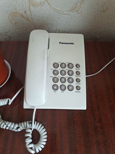 телефонные аппараты с проводной трубкой аон caller id черно белые: Стационарный телефон Проводной, Регулировка уровня громкости
