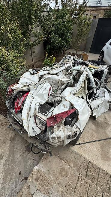 velosiped ehtiyat hisseleri: Avtomobil hissələri – sökülmüş komplekt Satılır: ağır zədəli ağ — 5