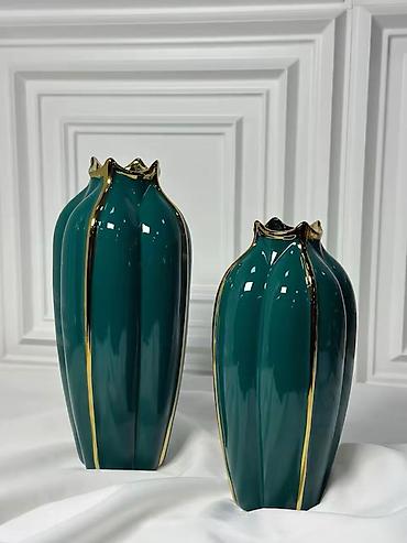 Vazalar: Vaza dəsti, Keramika — 1