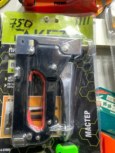 гвоздезабивной пистолет: Ручной степлер «Мастер» - Тип: механический степлер для скоб -