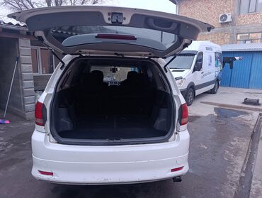 Toyota: Toyota Ipsum: 2002 г., 2.4 л, Автомат, Бензин, Минивэн — 10