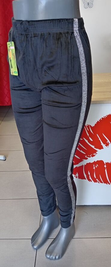 Donji deo: Ženske trenerke pliš elastin 
vel. S. M. L. Xl. 
Cena 999din 💋 — 3