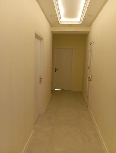 bir otaql: Yeni Günəşli Massiv D, 3 otaqlı, Yeni tikili, m. Xalqlar Dostluğu, 100 kv. m — 2