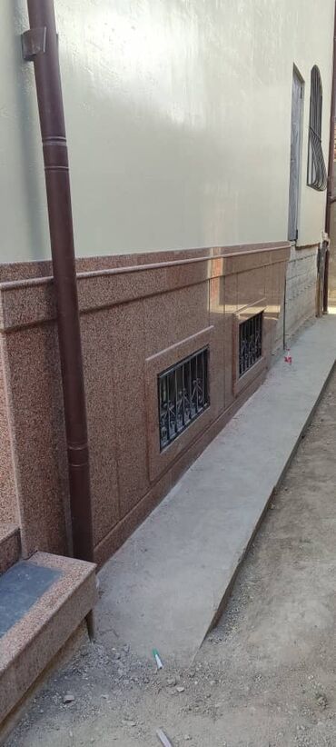 Фасадные гранитные плитки: Принимаем заказ подоконник и лестницы делаем Гранит отличается высокой — 5