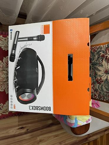 Портативная акустическая система BOOMSBOX3 с двумя беспроводными