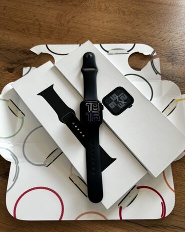 apple watch часы: Apple Watch SE второго поколения Акб 100% Есть маленькие царапины по