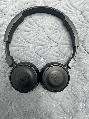 Qulaqcıqlar: JBL on-ear qulaqcıq

JBL-T450BT model 
ELA VEZYETDE 
TAM ORIGINAL JBL — 1