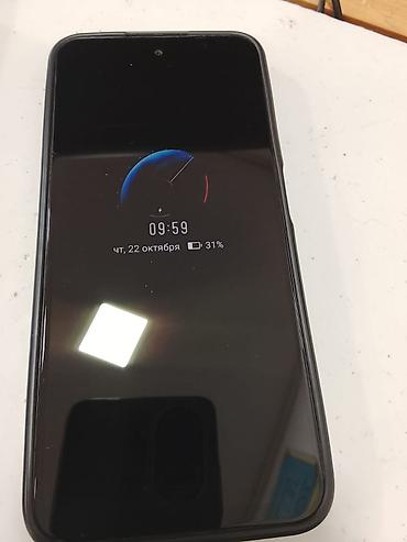 nokia 8 3: Смартфон Infinix smart 9 На фото представлен телефон в тёмно-зелёном — 1