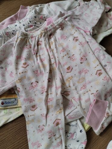 Paketi dečije odeće: Paket: Pantalone, Majice, Unisex — 7