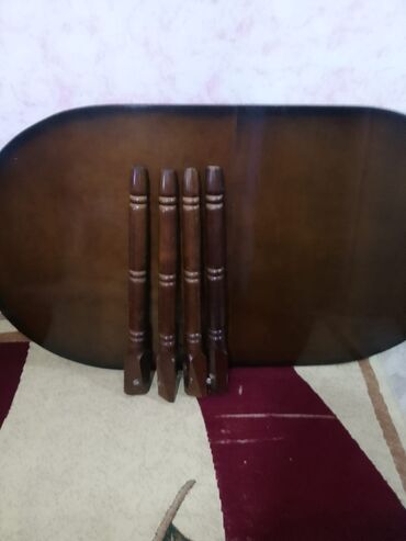 Stullar: Qonaq otağı üçün, İşlənmiş, Oval masa, 4 stul
