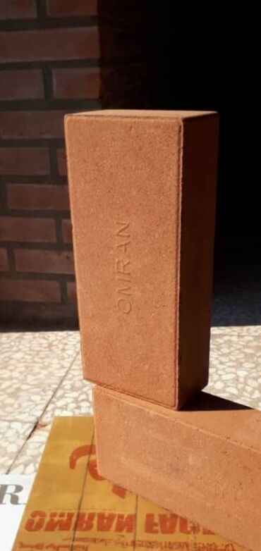 Mismarlar, şuruplar: Qırmızı tam bərk kərpic – “OMRAN” markalı Xüsusiyyətlər: - Material
