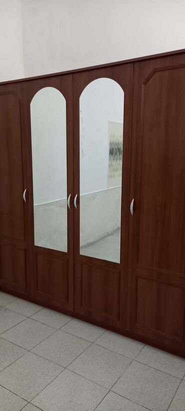 işkaflar: İşlənmiş, Açılan, 4 qapılı Düz dolab, Dolab-asılqan
